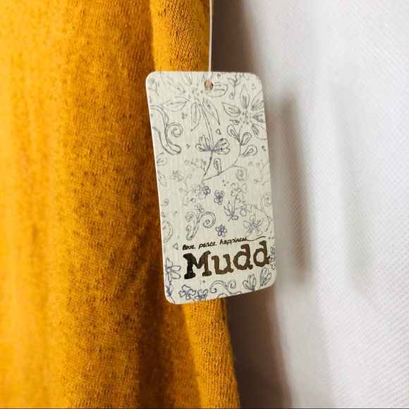 MUDD V-Neck Tee Warm Ginger Juniors Size M NWT - Picture 6 of 8